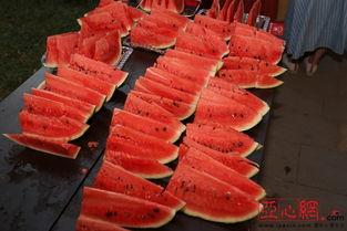 乌鲁木齐最新吃瓜,揭秘幕后真相与网友热议